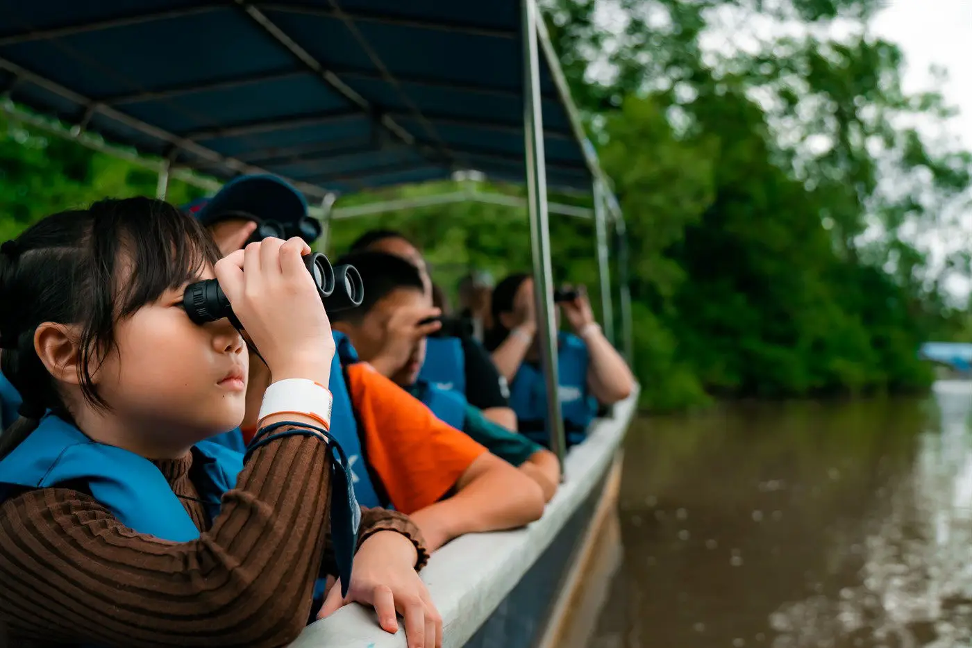 school children during mangrove cruise